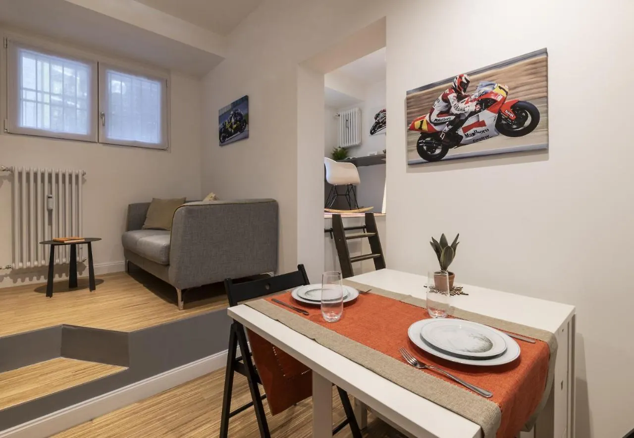 Apartment Easylife - Tranquillo Studio Vicino Prada Milan Italy